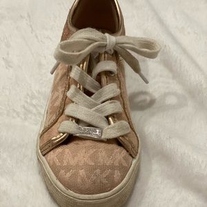 Rose gold low cut sneakers